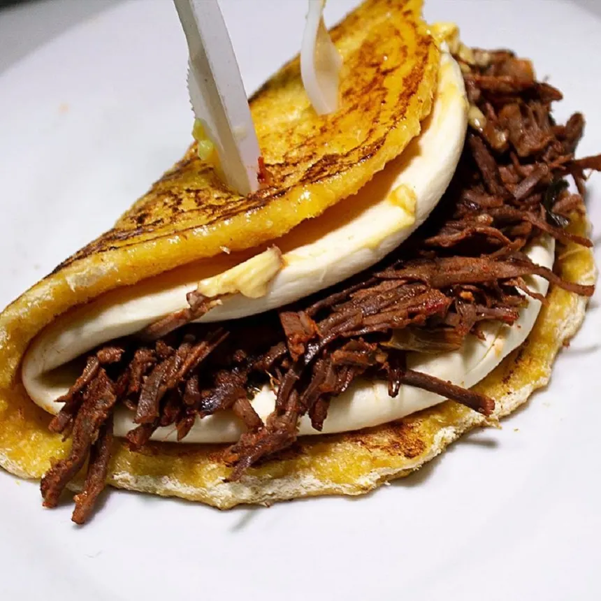 Cachapa con carne molida